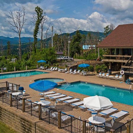 개틀린버그 Mins To Gburg Sleeps 8 Hot Tub Arcade Area Pool 빌라 외부 사진