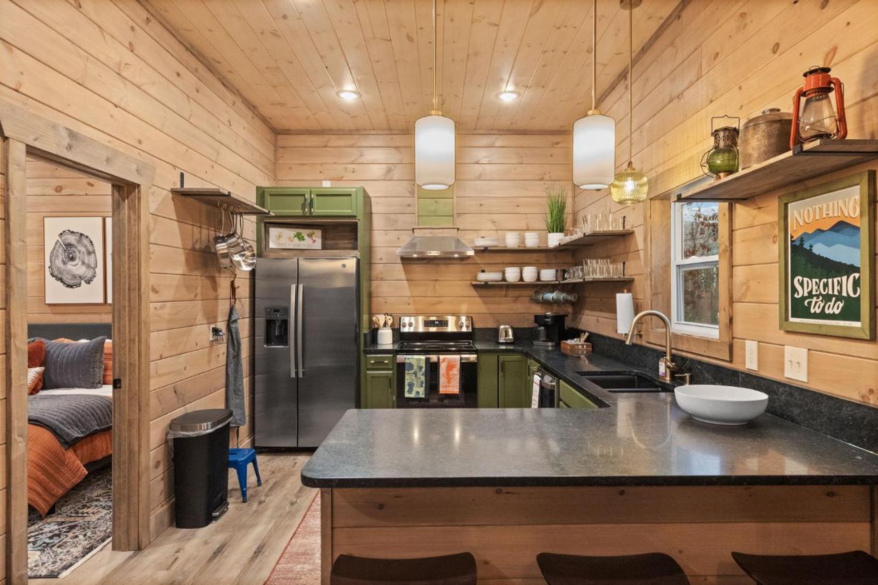 개틀린버그 Mins To Gburg Sleeps 8 Hot Tub Arcade Area Pool 빌라 외부 사진