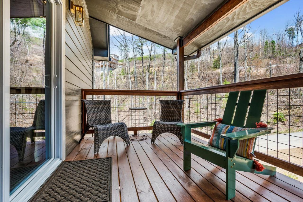 개틀린버그 Mins To Gburg Sleeps 8 Hot Tub Arcade Area Pool 빌라 외부 사진