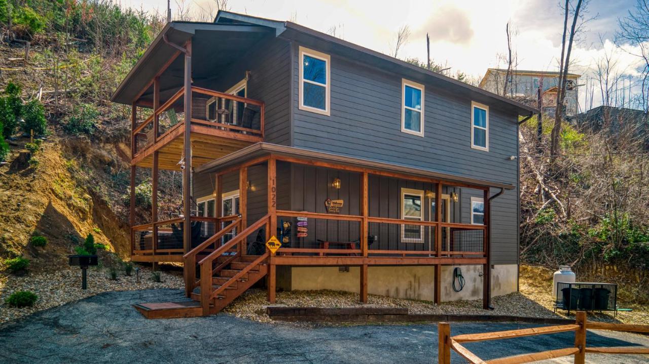 개틀린버그 Mins To Gburg Sleeps 8 Hot Tub Arcade Area Pool 빌라 외부 사진