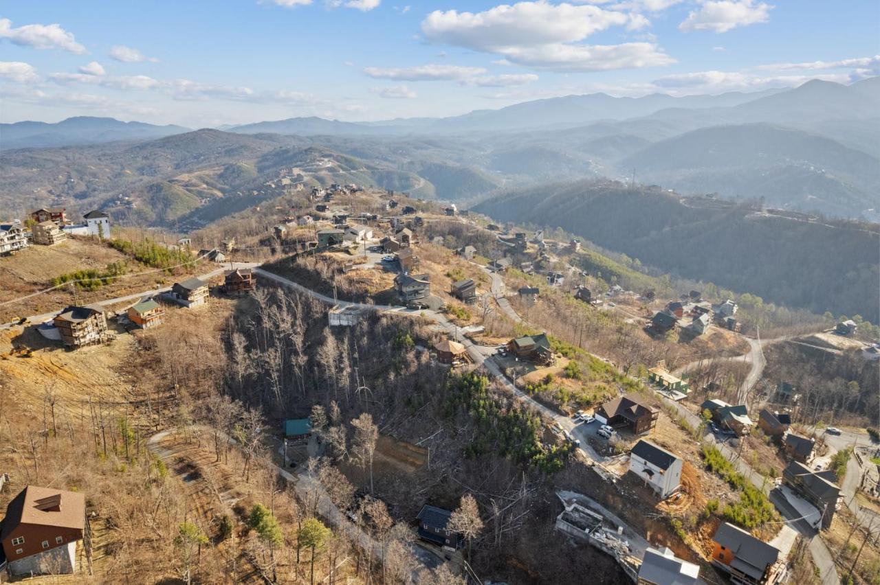 개틀린버그 Mins To Gburg Sleeps 8 Hot Tub Arcade Area Pool 빌라 외부 사진