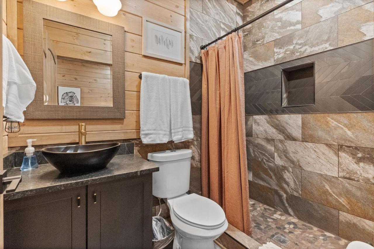 개틀린버그 Mins To Gburg Sleeps 8 Hot Tub Arcade Area Pool 빌라 외부 사진